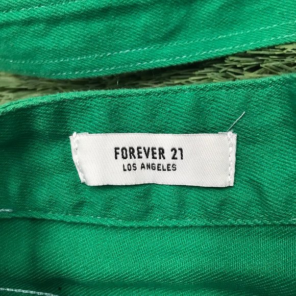 Green Denim Skirt Screen-Worn in 'Dare Me' Marlo Kelly - Picture 7 of 7